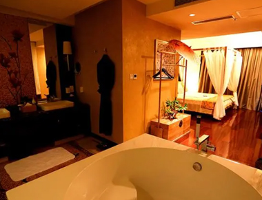 长沙开福区养生会所的黄昏恋：当爱情遇上八十岁